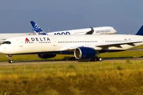 Delta Flight DL275 Diverted LAX